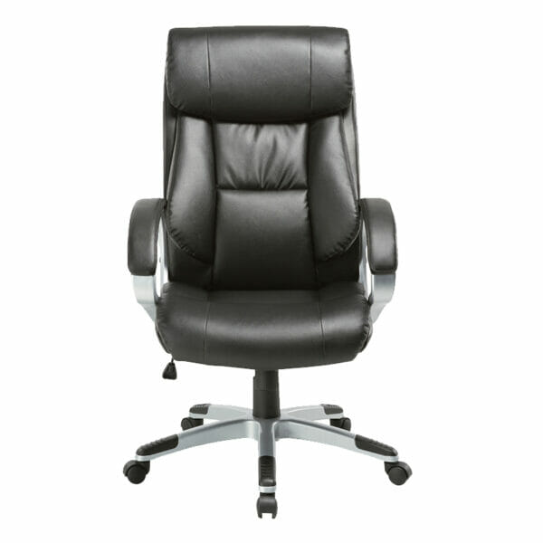 Silla ejecutiva Madisa, está viendo en su totalidad al frente, es de color negro, está acolchonado en la espalda y asiento