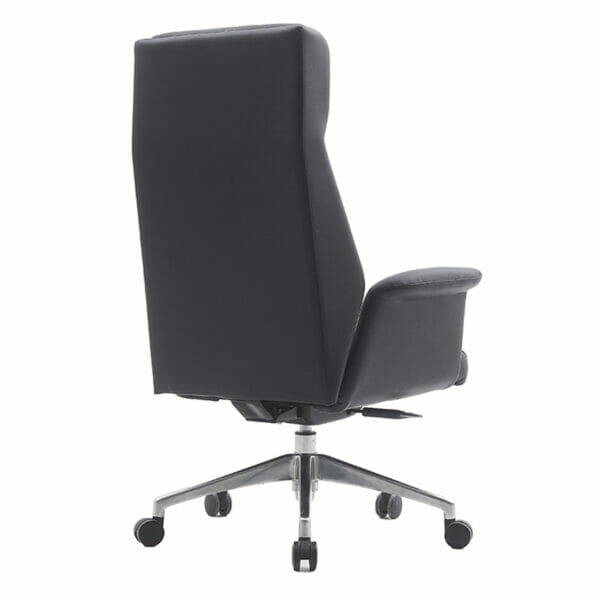 Silla ejecutiva Sharper, está de espaldas, está acolchonada de atrás, está ligeramente volteada a la izquierda