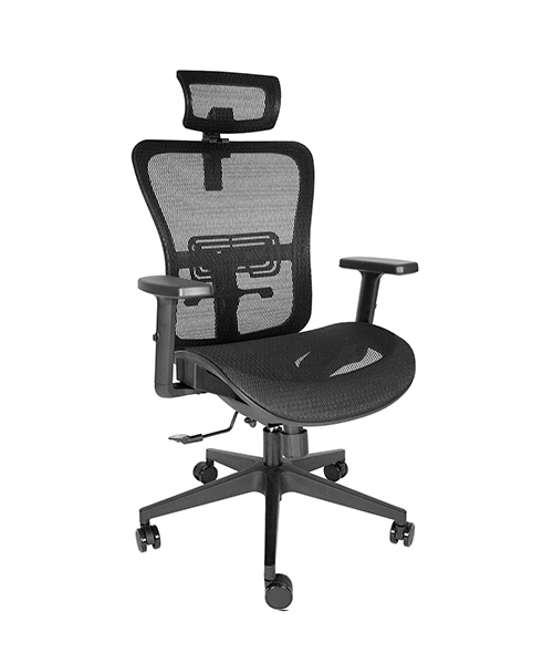 Sillón ejecutivo Corpus, está volteando ligeramente a la izquierda, no tiene un asiento acojinado, pero está reforzado, es de color negro