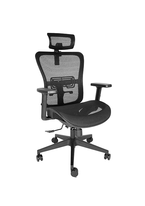 Sillón ejecutivo Corpus, está volteando ligeramente a la izquierda, no tiene un asiento acojinado, pero está reforzado, es de color negro