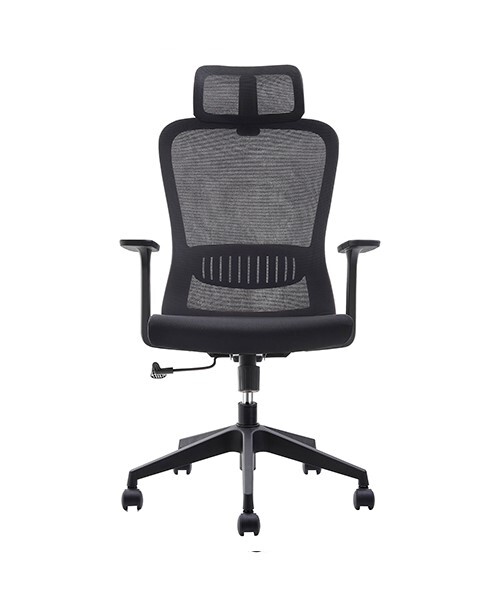 Silla ejecutiva Khami, está viendo de frente, está acolchonada en el asiento y tiene soporte en la cabecera