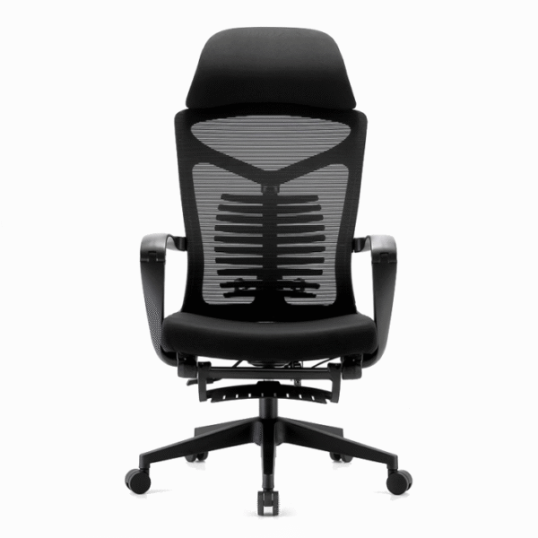 Sillón ejecutivo Emerson con descansapies, está viendo de espaldas, es de color negro, con refuerzo en la espalda
