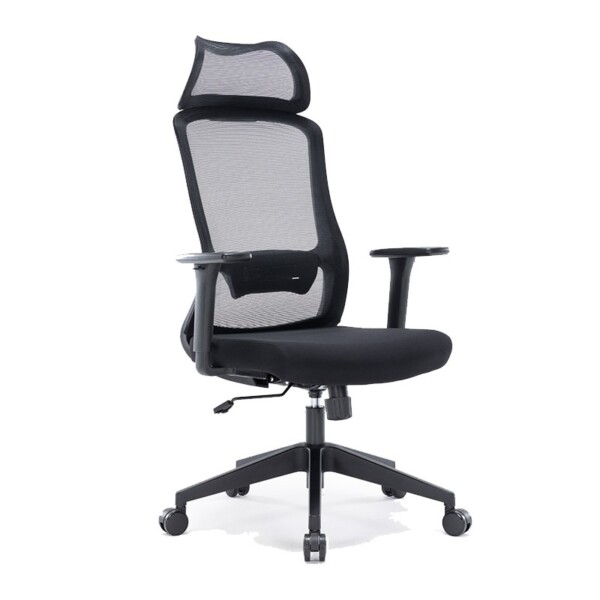 Silla ejecutiva Guilherme negro, está volteando a la derecha, es de color negro y tiene asiento acolchonado
