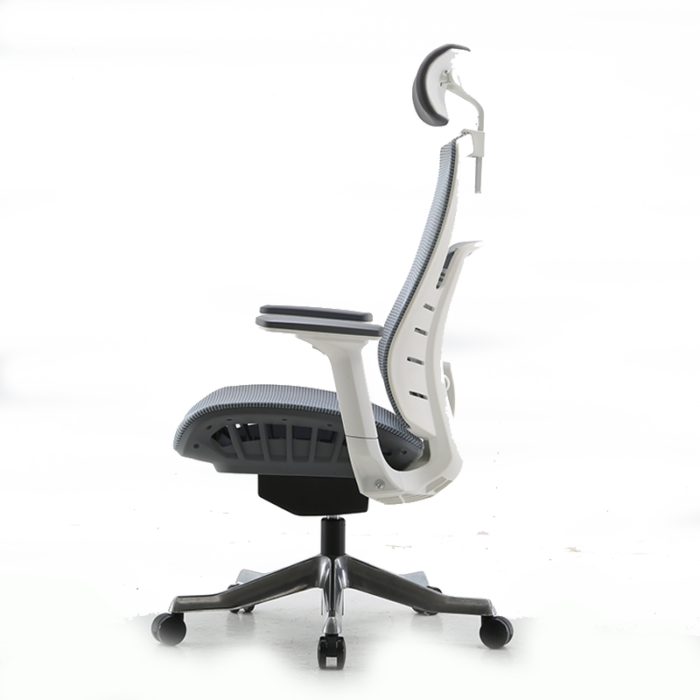 Sillón ejecutivo Pietro, está viendo totalmente a la izquierda, es de color gris, con cabecera