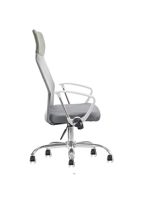 Silla ejecutiva Valere blanco, está volteando en su totalidad a la izquierda, se ve acolchonada del asiento