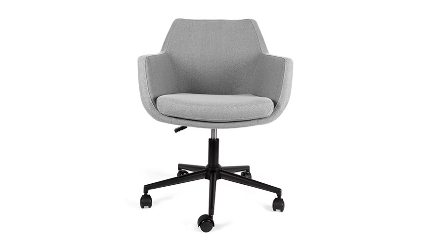 Sillón ejecutivo Fallaci, está viendo de frente, tiene un cojín en el asiento y es de color gris
